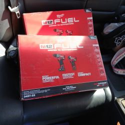 Milwaukee Drill Set