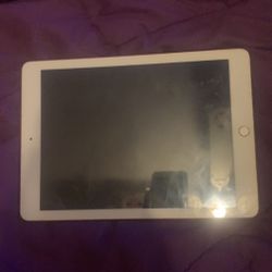 iPad 6th Generation Gold 32 GB