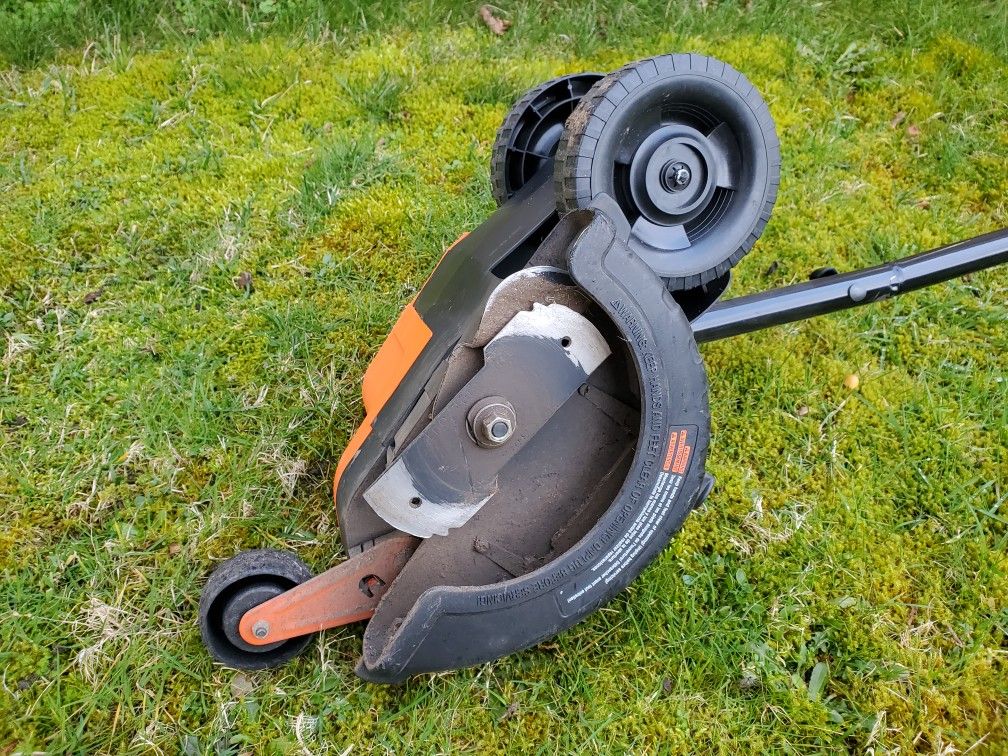 Electric Edger/Trencher Black Decker with Extension Cord for Sale in