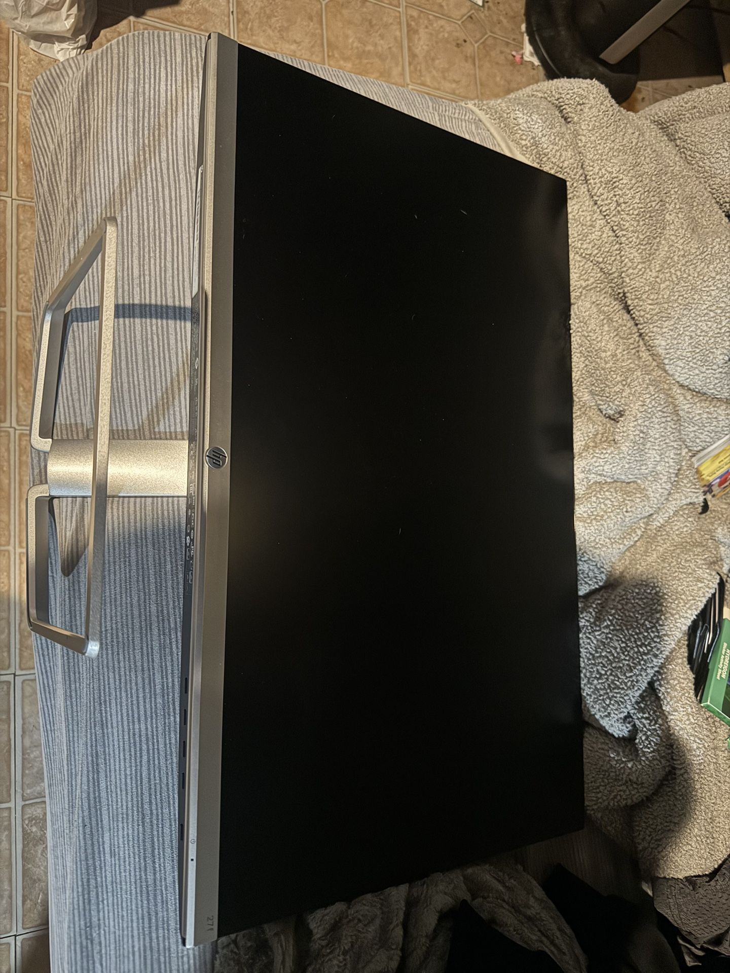 HP 27” monitor