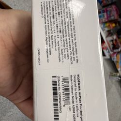 2ND GEN Apple Airpods 
