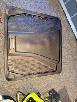 OEM BMW Cargo Mat / Trunk Liner – 2024 BMW X6 (Excellent Condition)