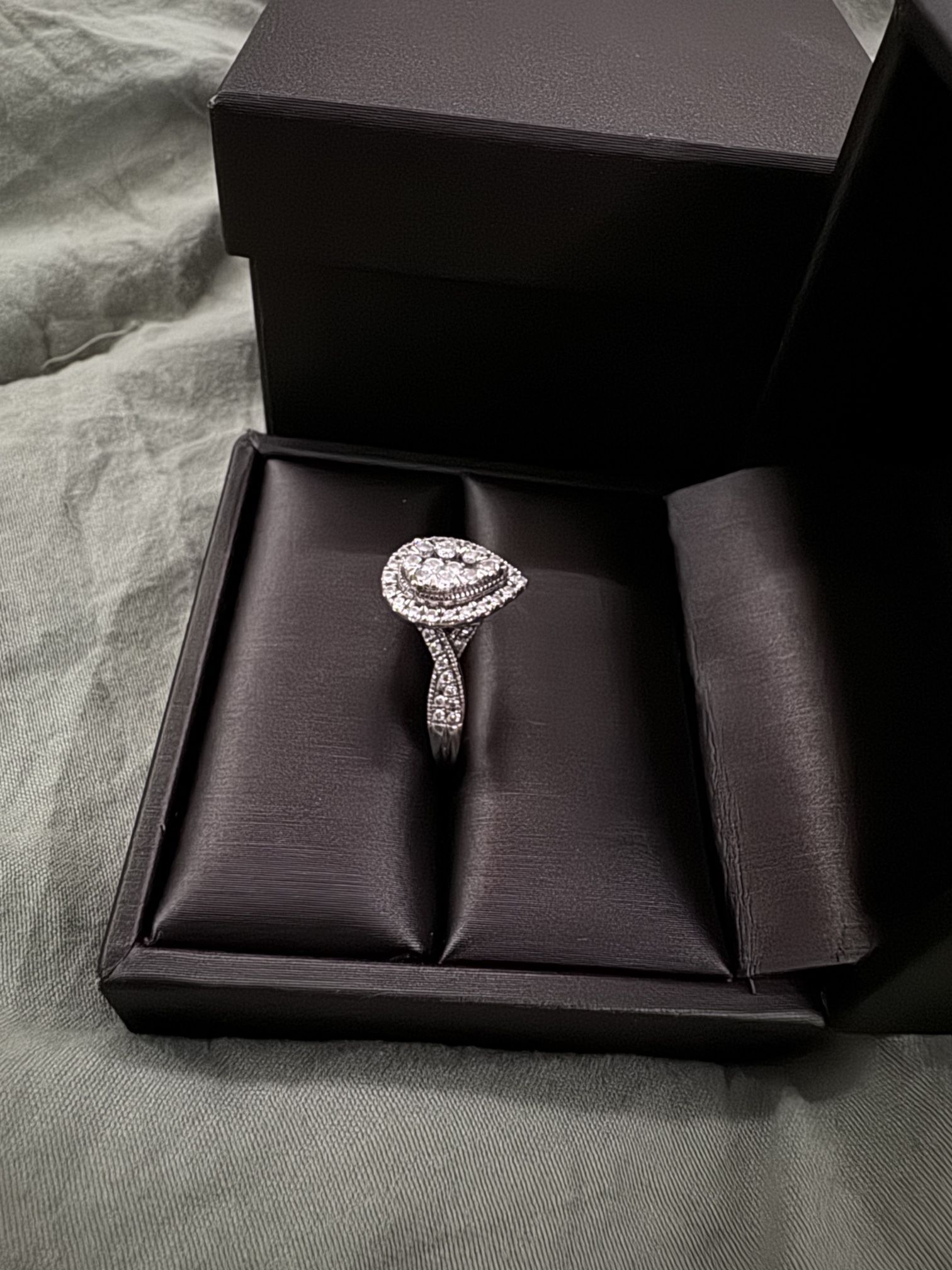 Diamond Ring Engagement/wedding Ring
