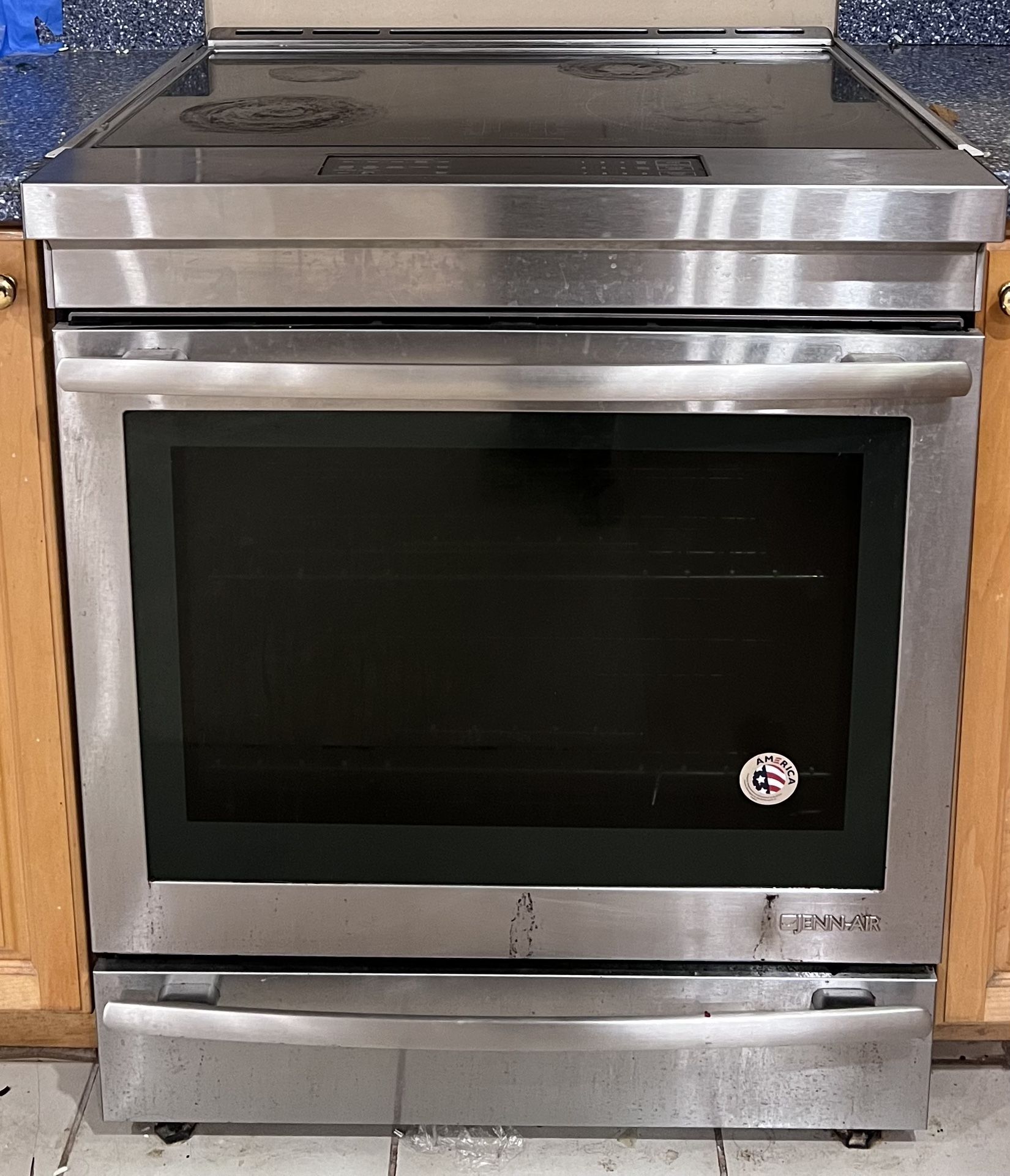 Jen Air 30" induction cooking range JIS1450DS1