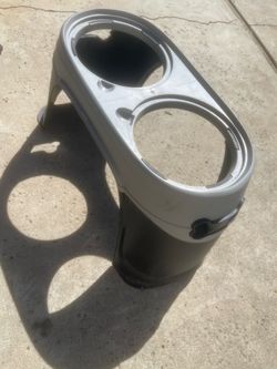 Dog feeder without bowls