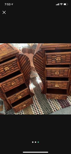 2 Table Night In Good Condition