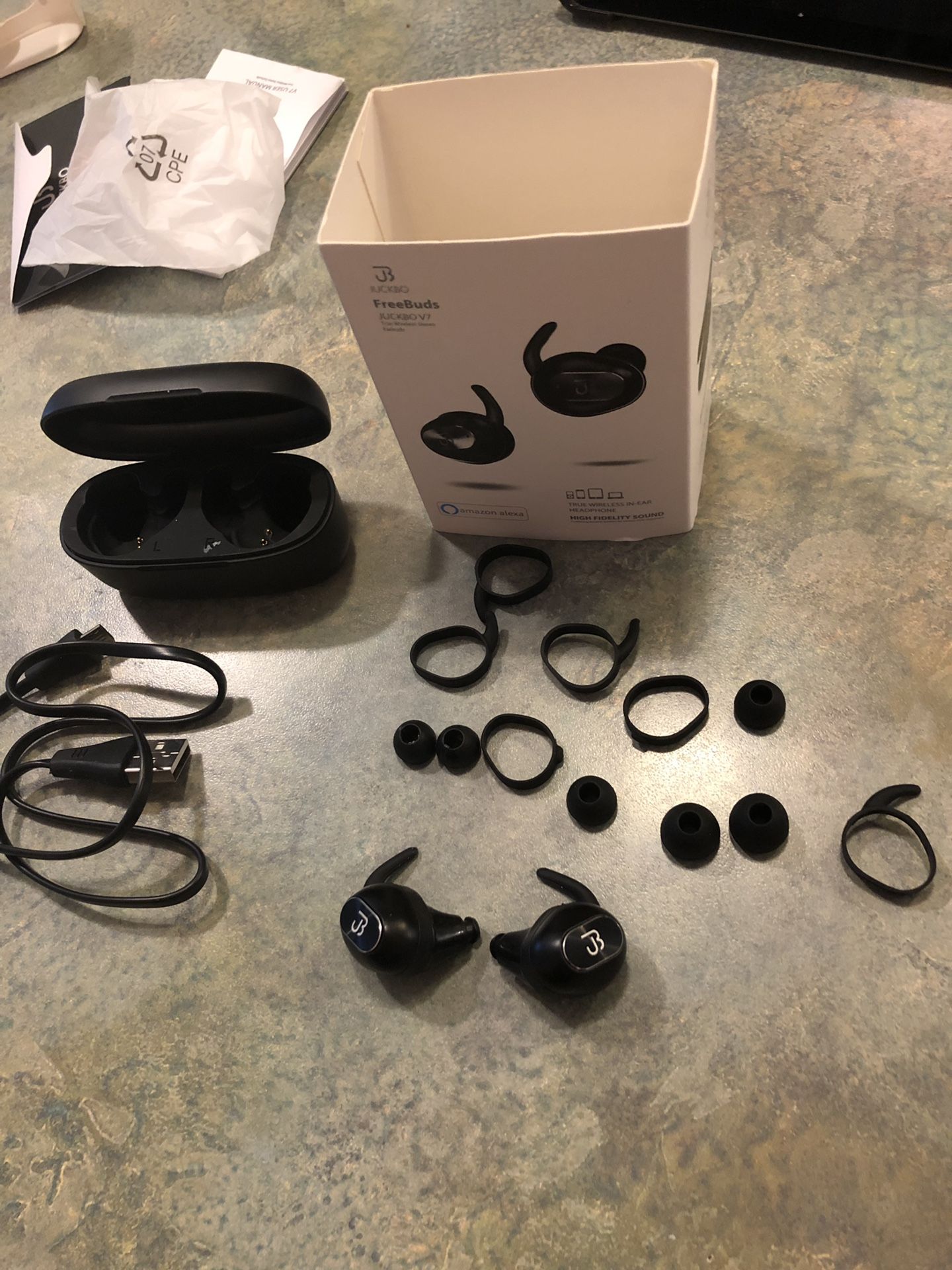 Juckbo true wireless headphones version 7 in excellent shape