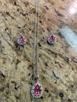 Necklace, Pinkish Maroon w/Pierced Earrings