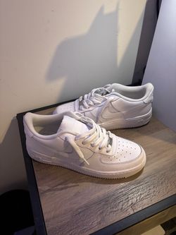 Air Force 1s size 7
