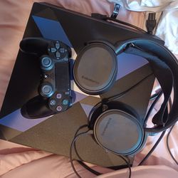Ps4 W/ Controller Headphones And Monitor