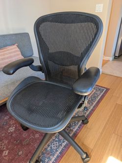 Herman Miller aeron size b fully loaded