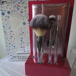 IT COSMETICS HEAVENLY LUXE BRUSH SET, NEW IN BOX