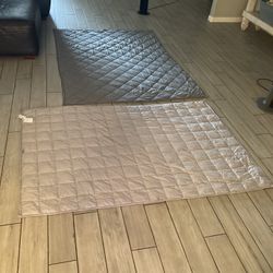 2 Weighted Blankets 