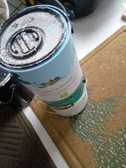 1Baby blue color light blue paint can new and one pink 3/4