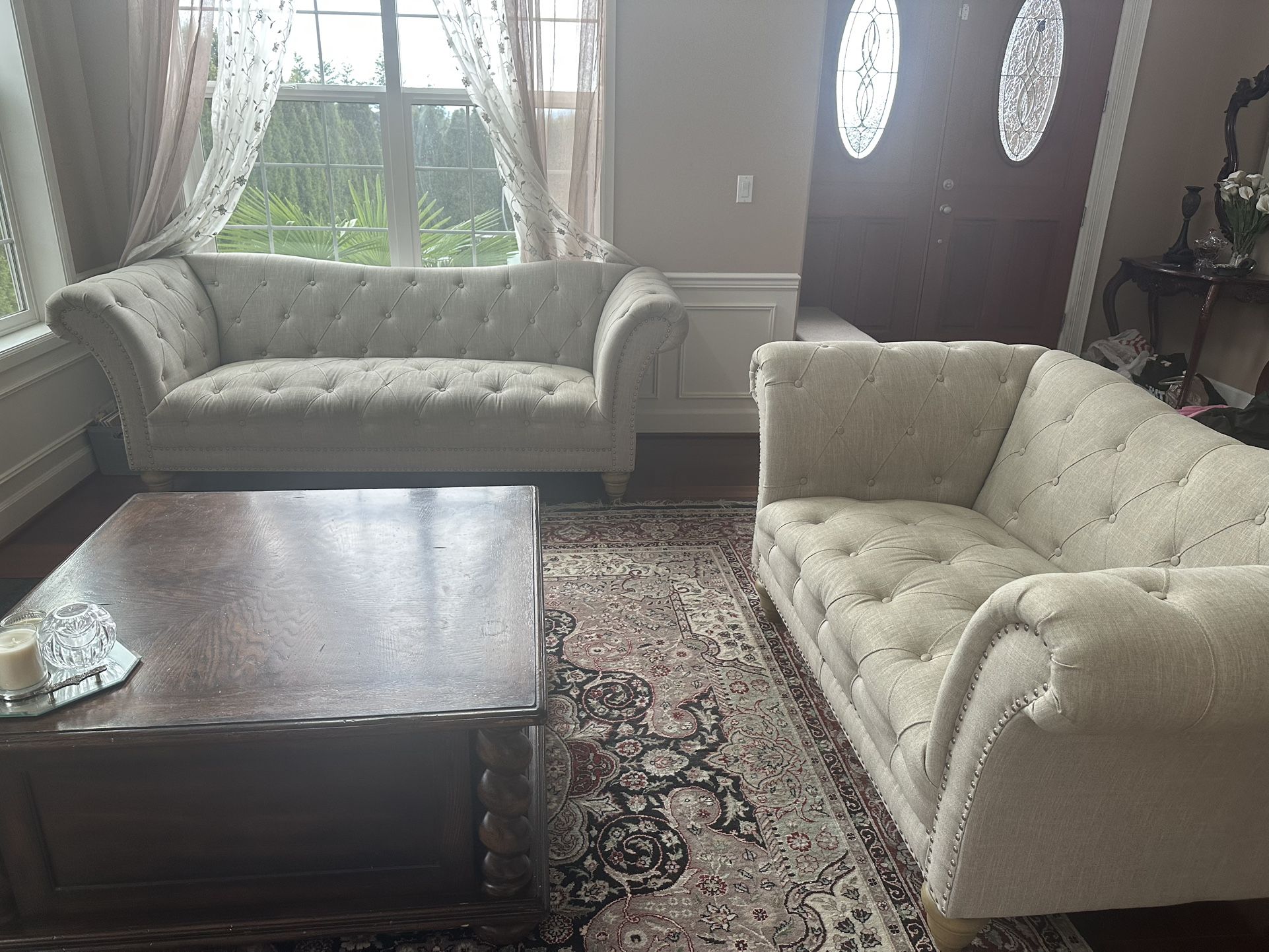 Tuffted sofa set 3 piece set excellent condition