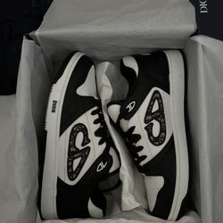 Dior Sneaker B57