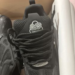 Lv Stakes Black And White