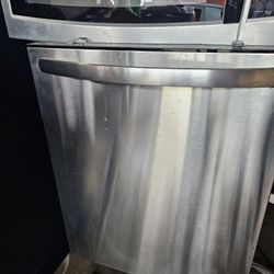 Dishwasher, Like New- MUST Go