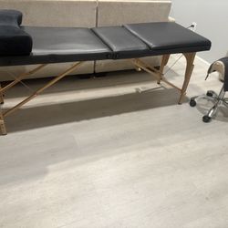 Massage Table 