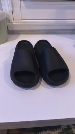 Yeezy Slides