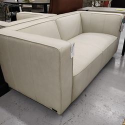 Loveseat 