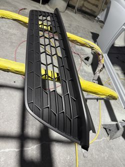 Honda Civic 2022-2024 Lower grill 