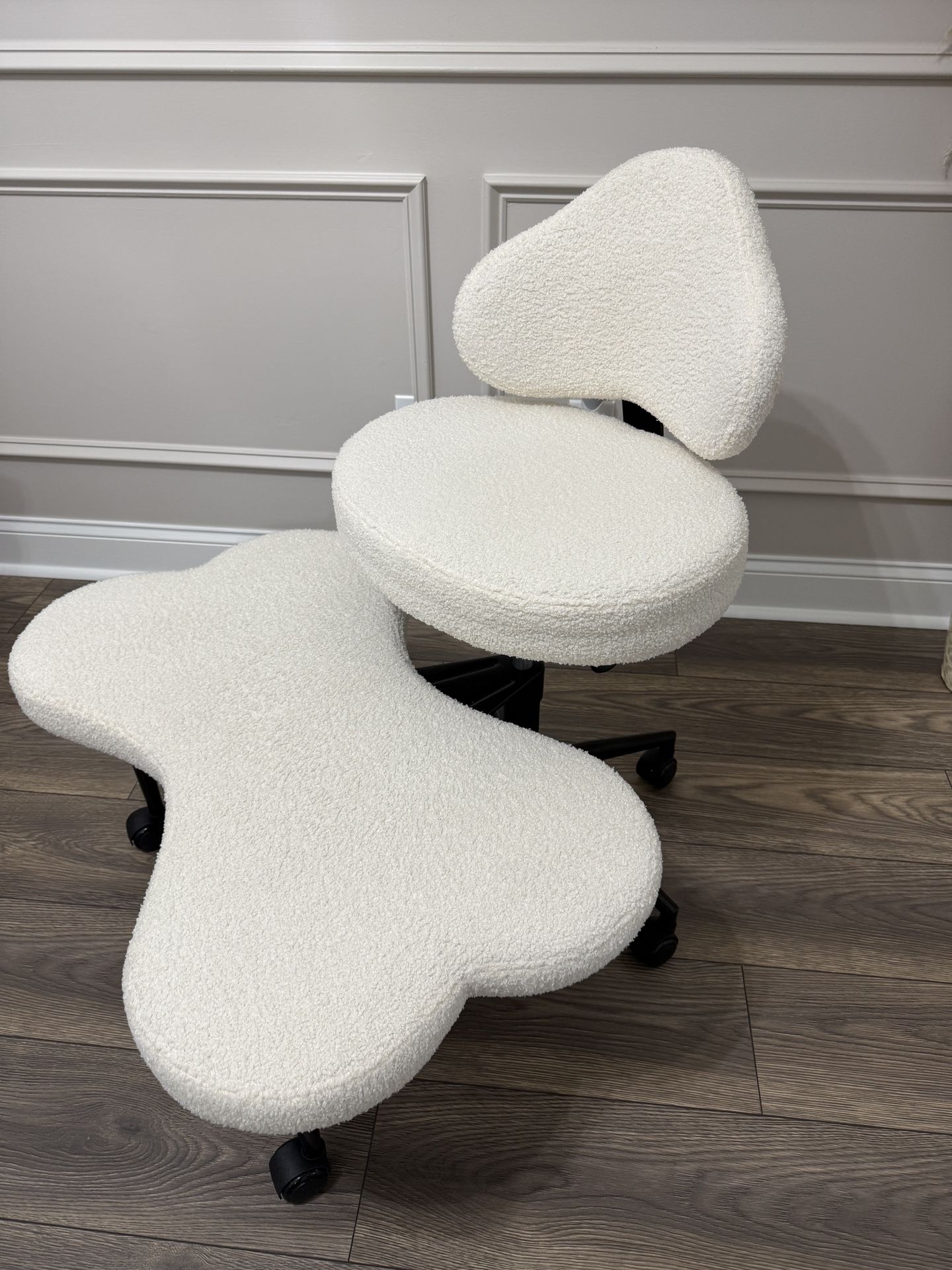 Ergonomic chair