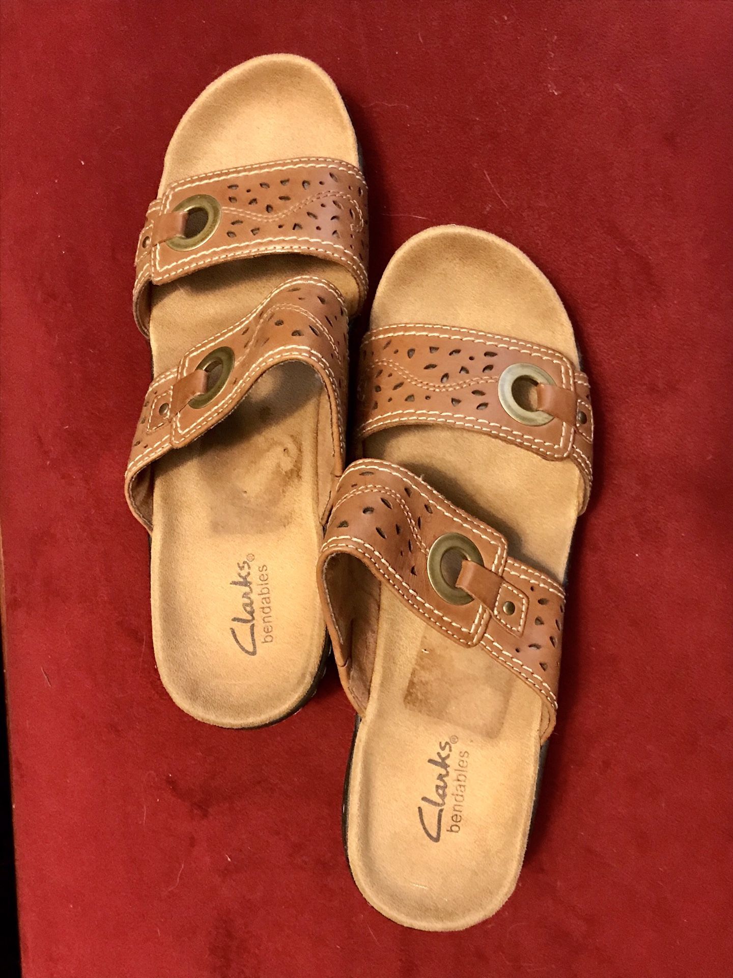 Clarks Bendables leather upper size 1/2