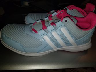 Adidas athletic shoe girls size 4