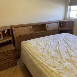Mid-Century Solid Oak Bedroom Set Full Size Bed with Storage Headboard & Nightstands