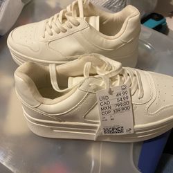 Women’s White Platform Tennis Shoes Size 7