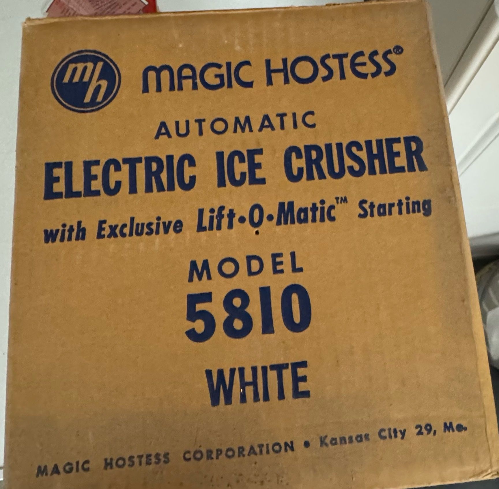 Magic hostess Vintage Automatic Electric Ice Crusher