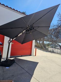 12ft Outdoor patio umbrella with base