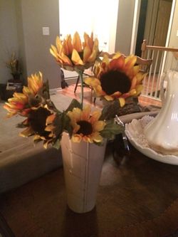 9inch Ceramic Vase w/ Sunflower Stems!