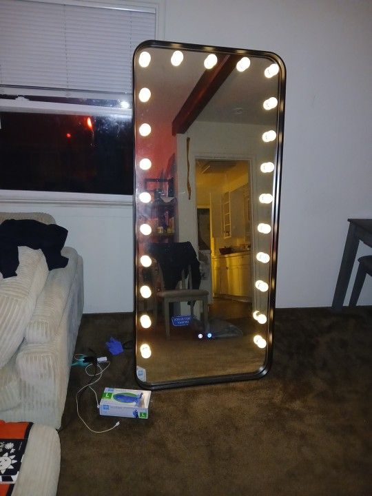 Led Standing Bluetooth Mirror