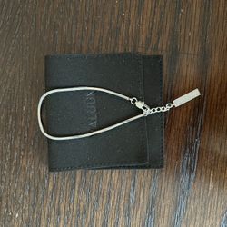 Yaluum Silver Bracelet