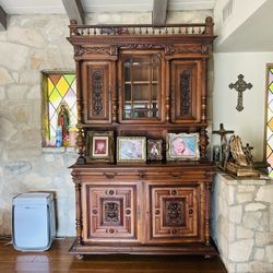 Vintage Armoire 1800 