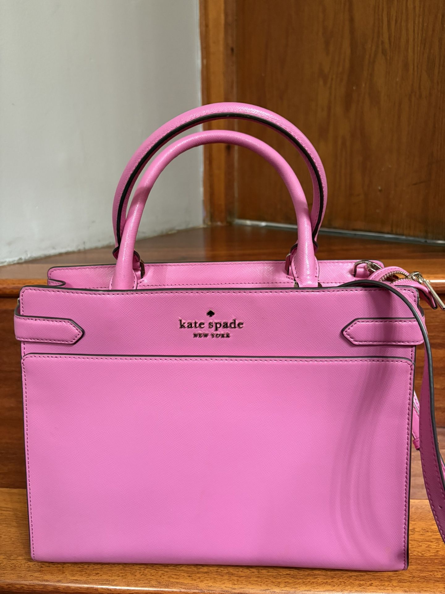 Kate Spade Hand Bag πΌ