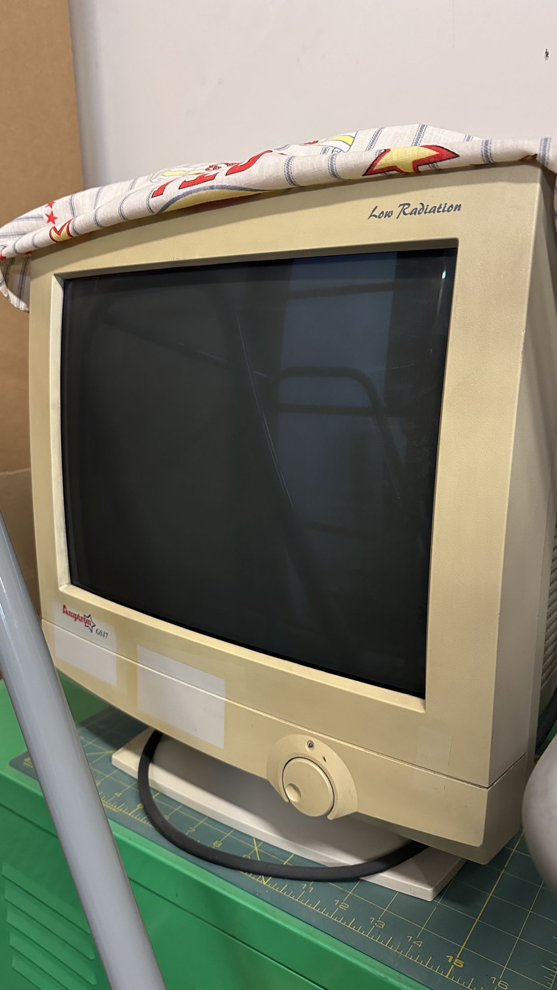17 Crt Computer Monitor 