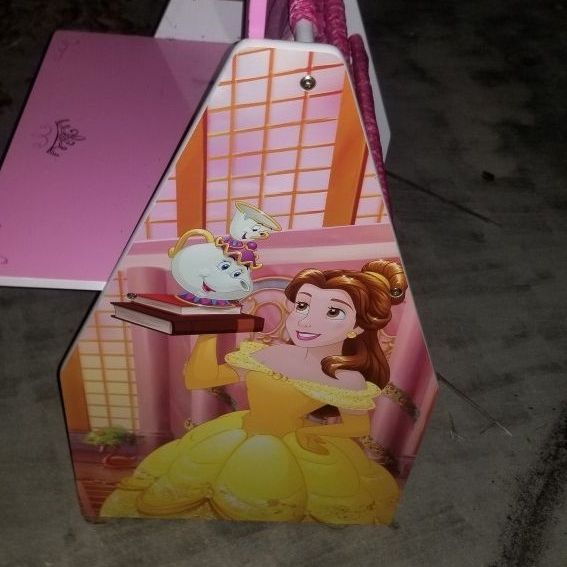 Disney belle desk w book holder on back....