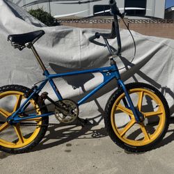 Vintage 1970’s 80’s BMX  the raleigh r10 Skyway Tufneck