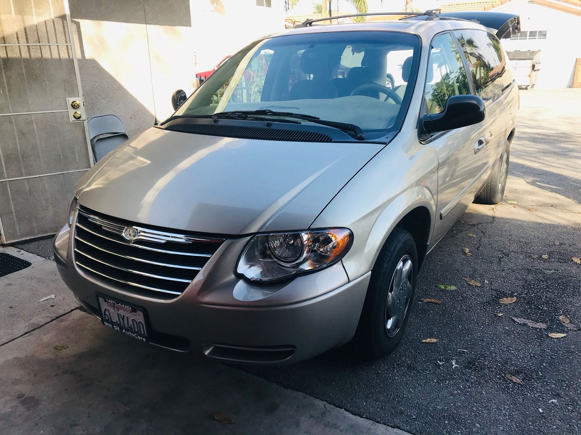 2005 Chrysler Town & Country