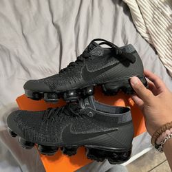 Nike Vapormaxes Youth 7