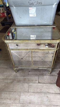 2 side cabinets