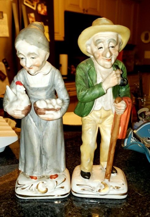 X2 Japan Ucagco Handpainted Elderly Couple Figurines