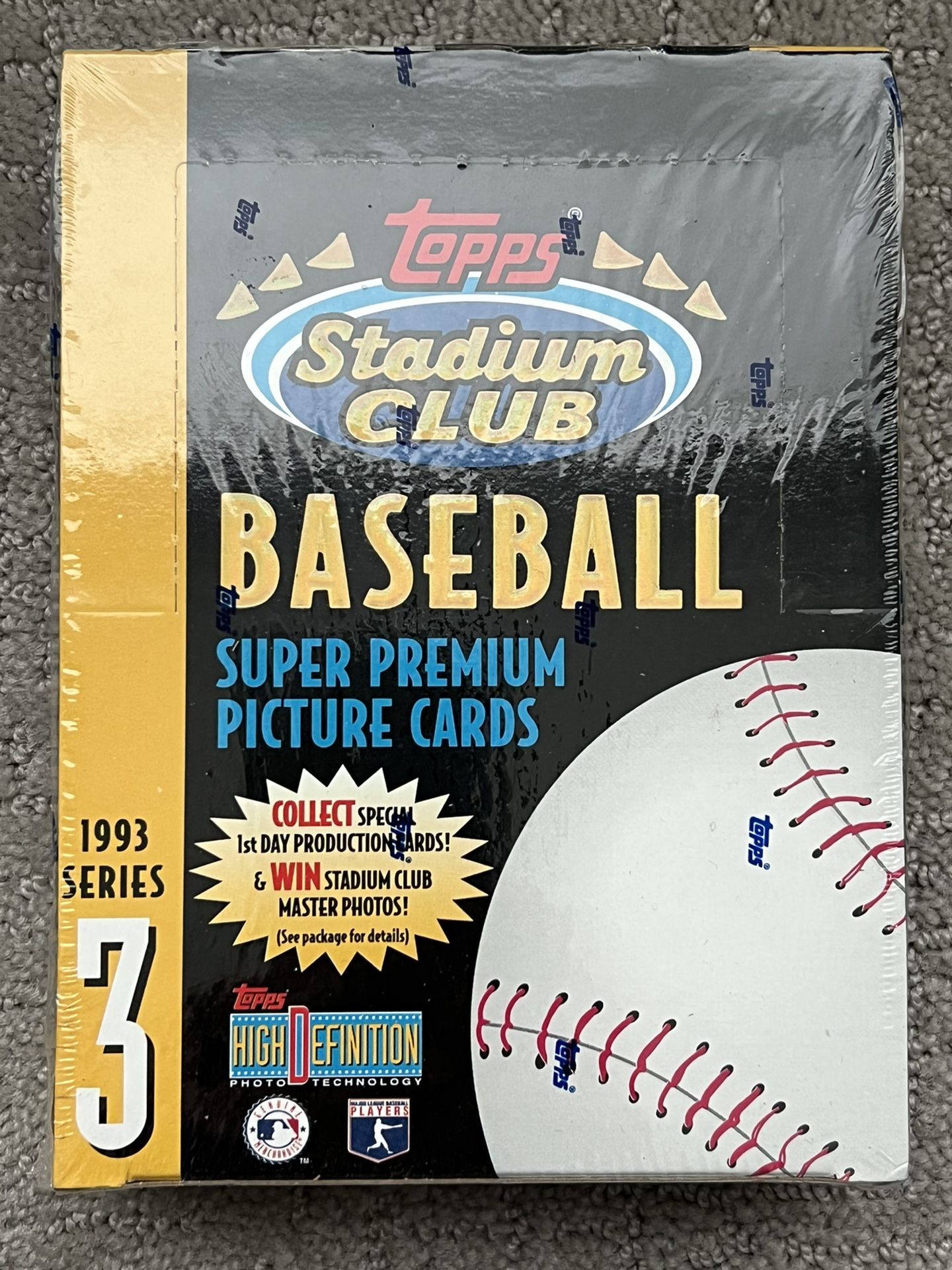 1993 Stadium Club, 1989 Bowman and Doneuss set (Griffey RCs)