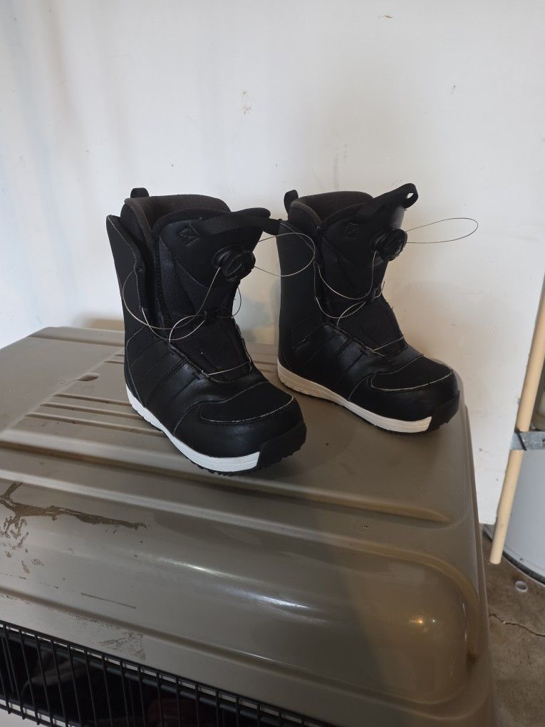 Salomon Snowboard Boots Size 4