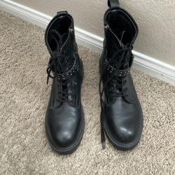 Like New Steve Madden Combat W’s Boots 