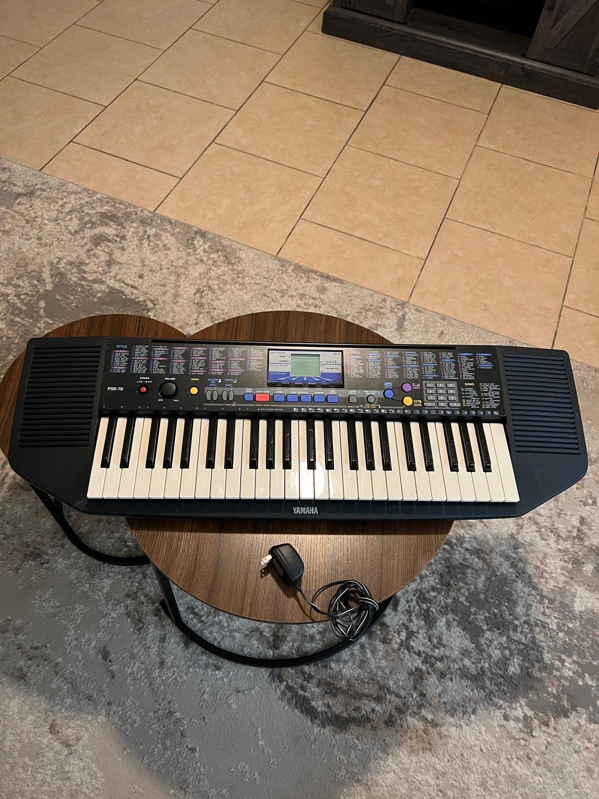 Yamaha PSR-78 Keyboard (Works Excellent)(Funciona Excelente)