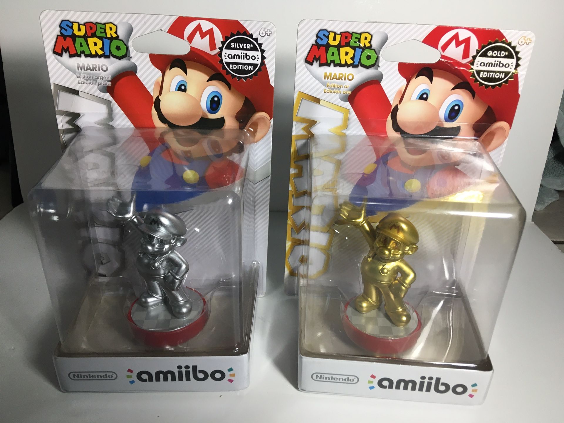 Silver and Gold Mario Amiibo Damaged Box